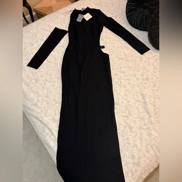 superdown Margo Open Back Gown in Black NWT - Picture 5 of 5